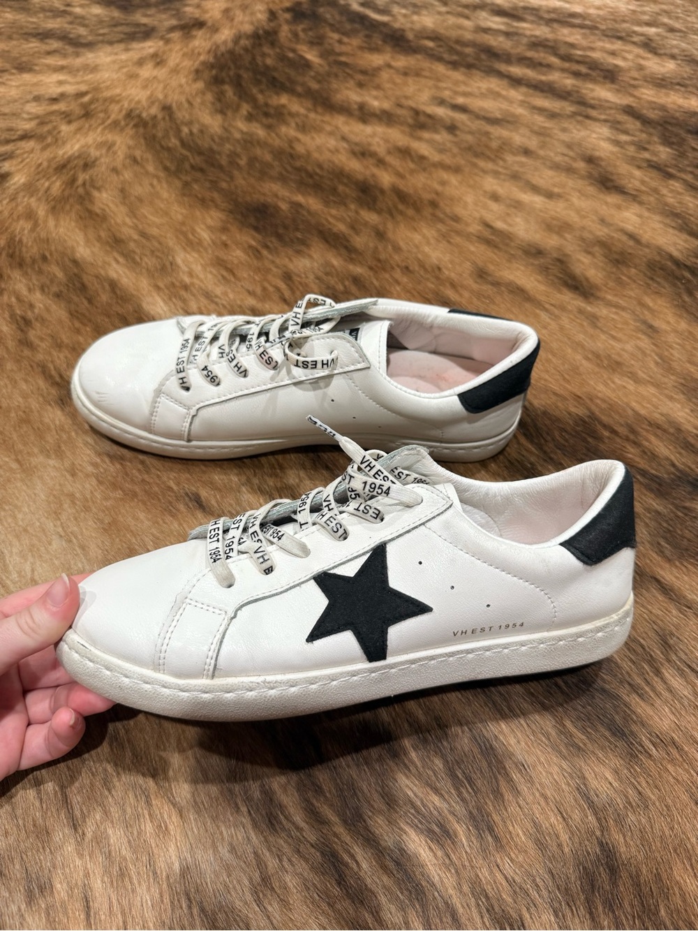 Vintage Havana White Leather Sneakers with Black Star - Picture 3 of 8